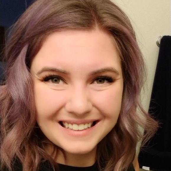 Meet your Posher, Megan - Picture 1 of 2